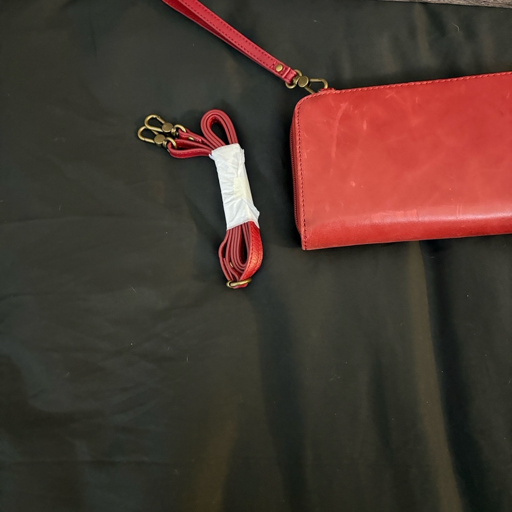 NWOT The Sak Red Leather Convertible Crossbody Wristlet Wallet - Picture 4 of 8